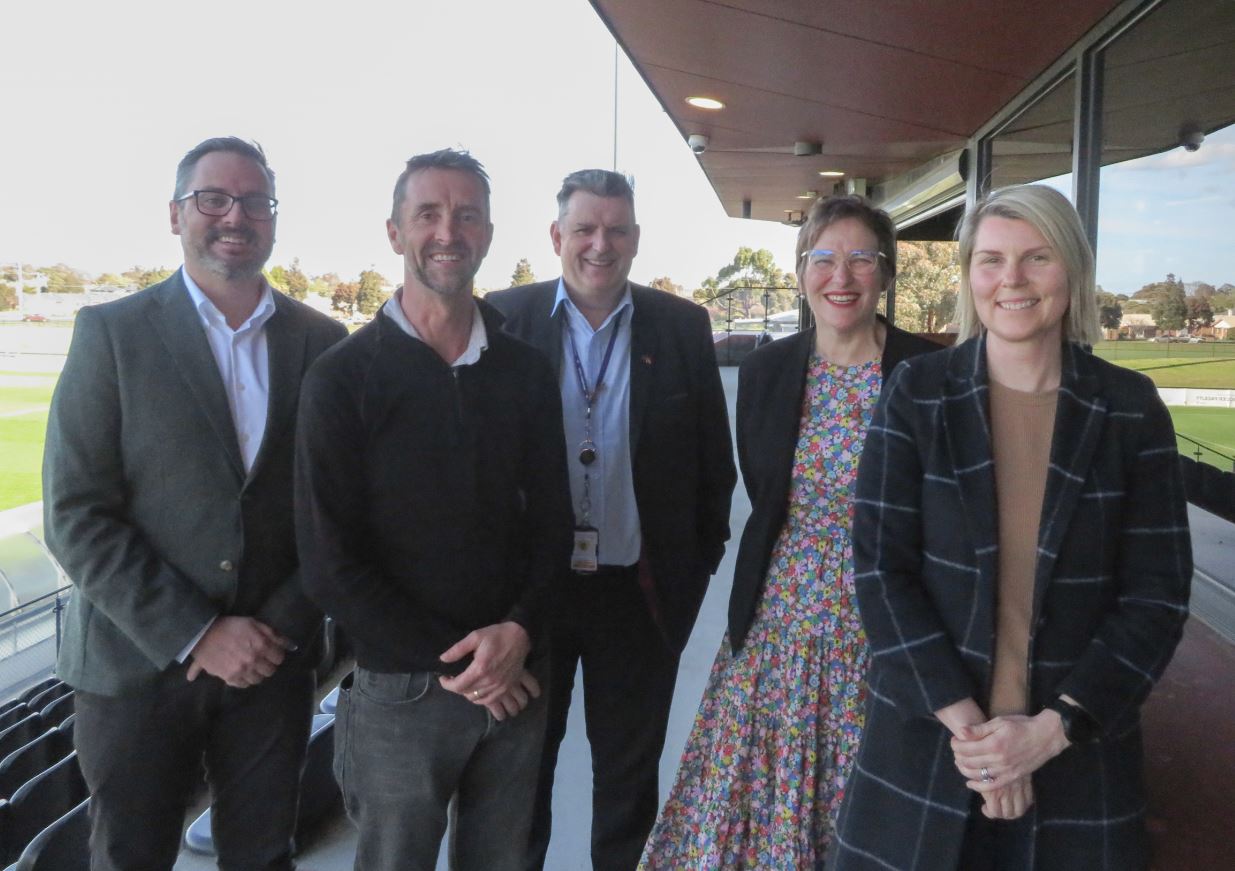 Luke Dunne and Ross Huntington (The Velorats), Dale Fraser (CEO, Grampians Health), Sarah Masters (Head of Fundraising and Engagement, Grampians Health Ballarat), Tracey Duggan (Accredited Exercise Physiologist, Grampians Health)