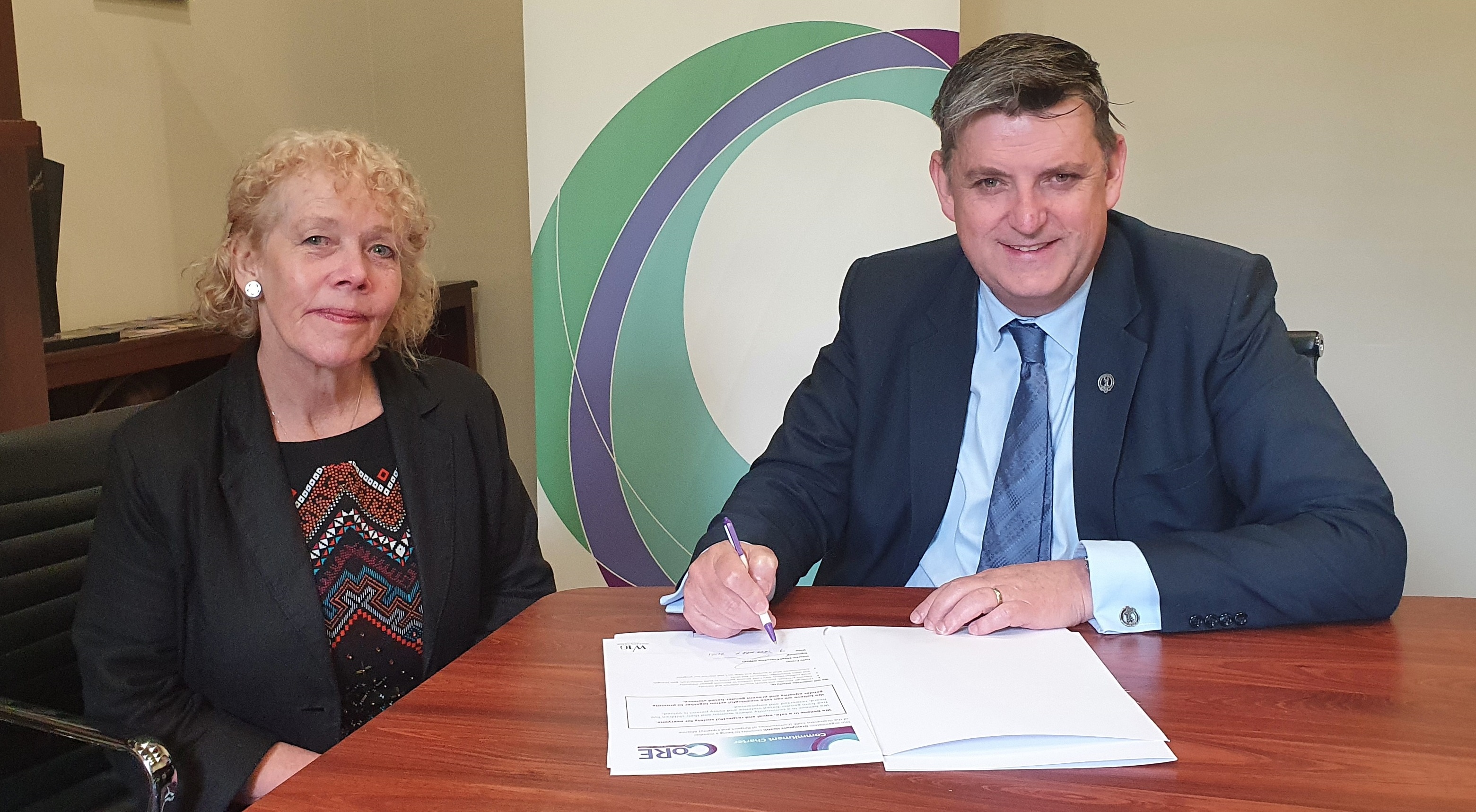 Marianne Hendron and Dale Fraser at the Grampians Health CoRE Alliance signing